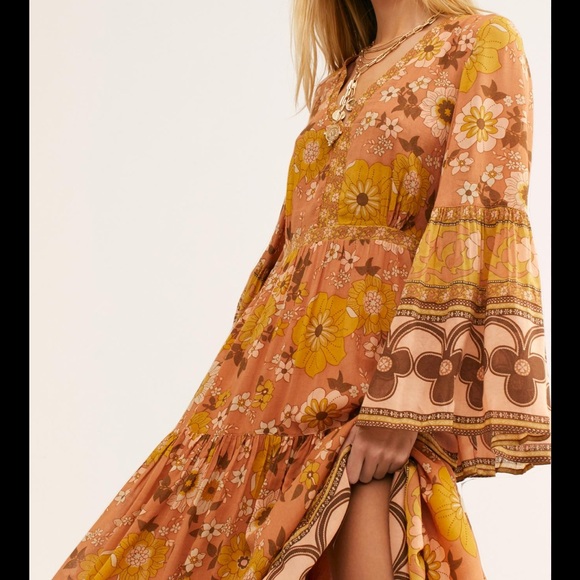 Spell & the Gypsy Buttercup gown - Picture 3 of 9